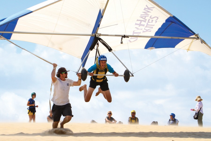 hang gliding on jockeys ridge