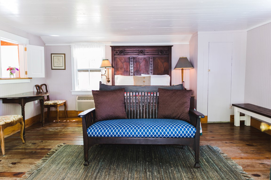 Room with King Bed and Bench Seating