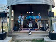 Basnight’s Lone Cedar Cafe, Live Music: The Mo-rons