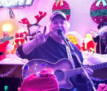 Misfit Bars of Christmas Crawl, Gary Roman at Blue Crab Tavern