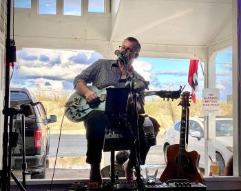 Wild Horse Inn, Live Music: Phil Watson