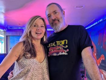 Shaka's Beach Bar & Grill, Bar Cats Duo