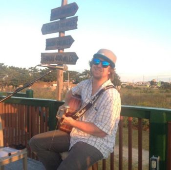 Rundown Cafe, Live Music with Broughton Aycock