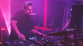 1903 Bar and Kitchen, Karaoke with DJ Gustavo