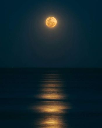 Sanderling Resort, Full Moon Yoga