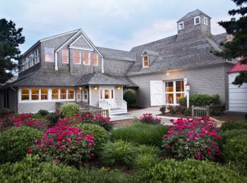 Sanderling Resort, Sanderling Social