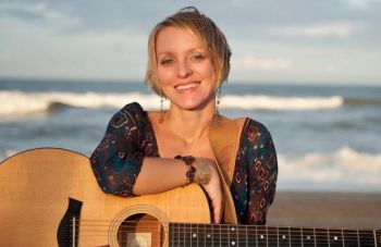 Basnight’s Lone Cedar Cafe, Live Music: Natalie Wolfe