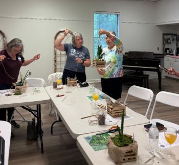 Elizabethan Gardens, Hanging Wooden Orchid Planter Workshop