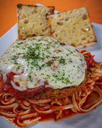 Sorella's Pizza & Pasta, Chicken Parmesan