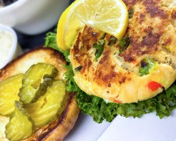 Stripers Bar & Grille Manteo, Crab Cake Sandwich