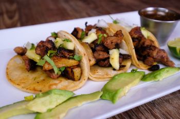 3 Tequilas Restaurante Mexicano, Tacos al Pastor
