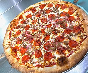 Lalo's Tacos & Pizzeria, Meat Lover's Pizza