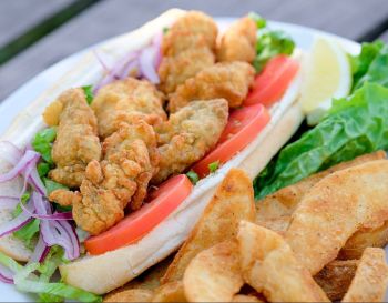 Outer Banks Brewing Station, Oyster Po'Boy