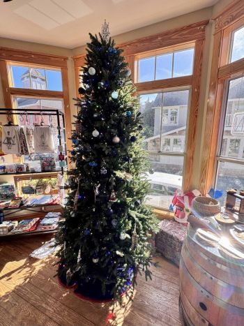 Old Tom's Beer, Wine & Provisions, Holiday Sale