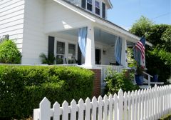 Exterior of Clemons Cottage - Manteo, NC
