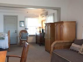 Margery Harvie room at First Colony Inn