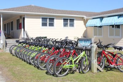 Bike rentals at Pony Island Motel