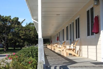 Exterior of Pony Island Motel