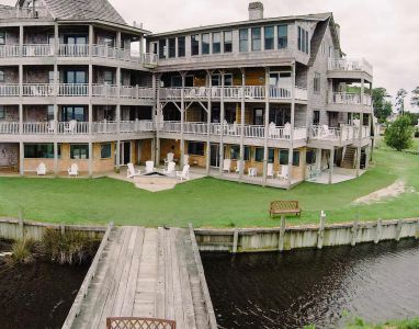 Burrus House Inn Waterfront Suites photo