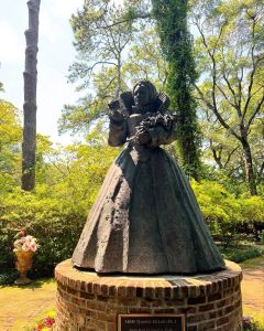 Elizabethan Gardens photo