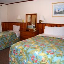The Dare Haven Motel on the Outer Banks, Queen + Twin Room